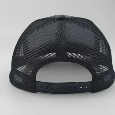 Gorra de camionero personalizada con bordado d negro