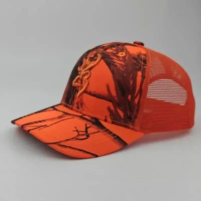 gorra de camo personalizada con bordado d rojo