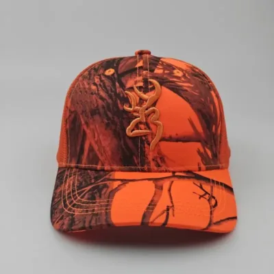 gorra de camo personalizada con bordado d rojo