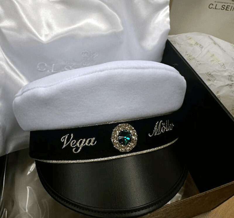 Custom Embroidered & Rhinestone Swedish High School Graduation Hats Wholesale packaging