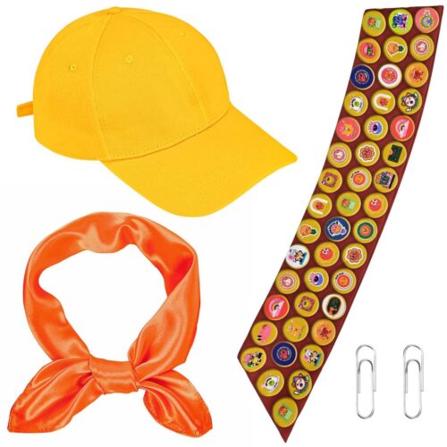 Ensemble d'accessoires de costume de scout, casquette, écharpe, badge, ceinture