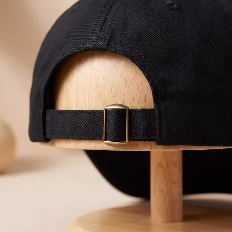 Boucle en métal moulé avec logo personnalisé pour vente en gros de casquettes - Laiton Antique, Finitions en bronze à canon et en nickel
