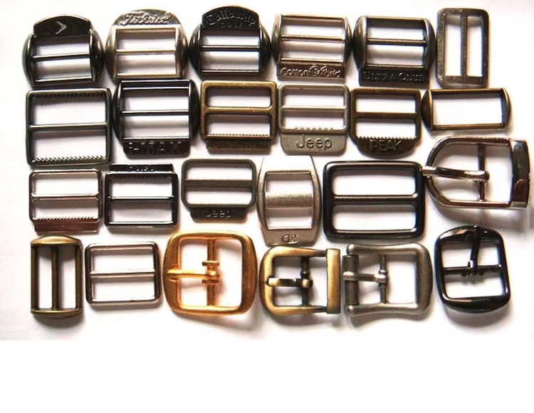 Moulded Metal Buckles with Custom Brand Logos for Caps and Bags